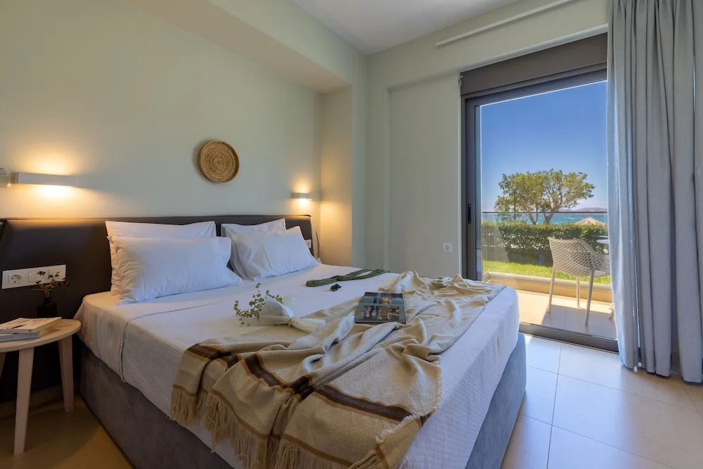 Standard Double room with balcony and with sea view (full double bed)