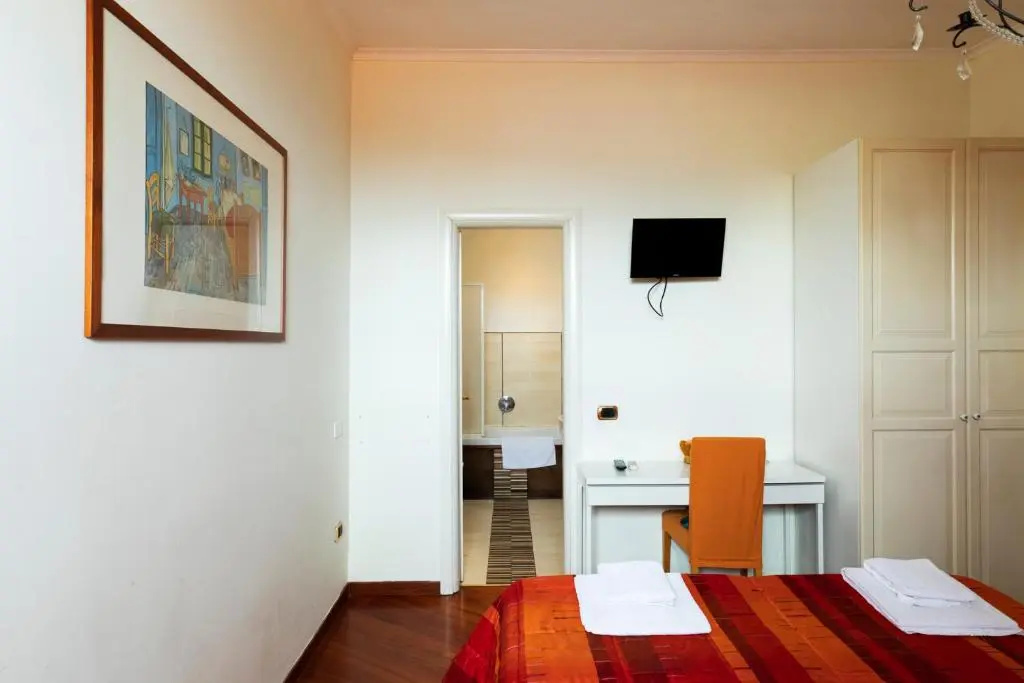 Standard Double room (full double bed)