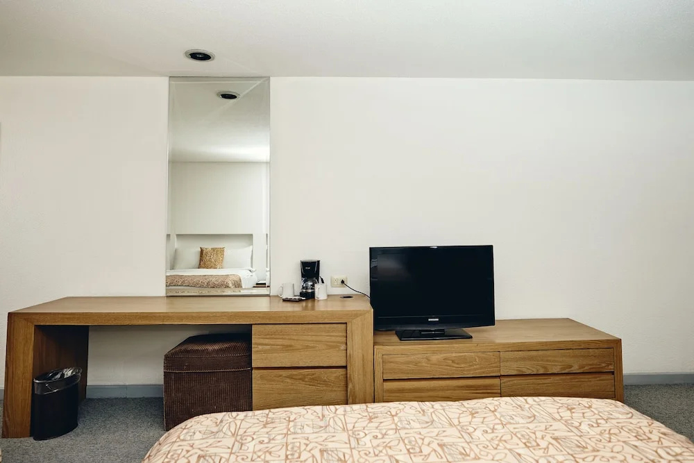 Standard Quadruple room with city view