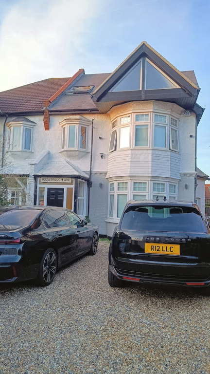 London Studios and Suites