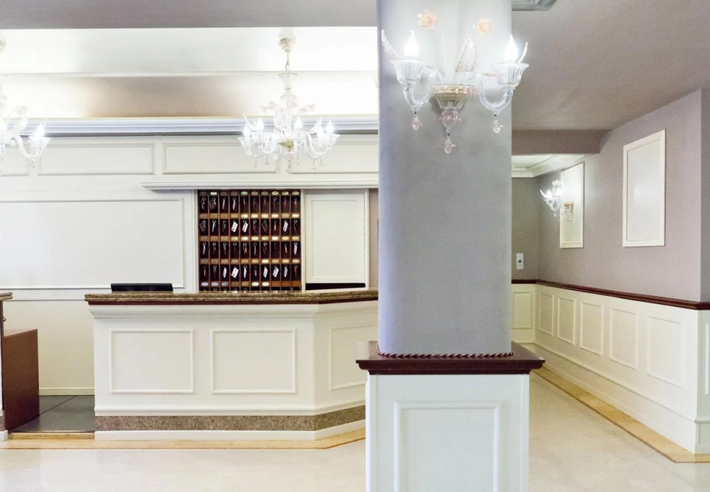 Lobby & Reception