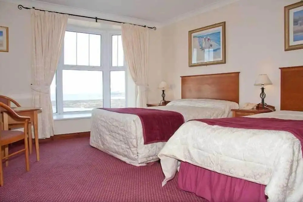 Standard Double Family room with sea view (full double bed)