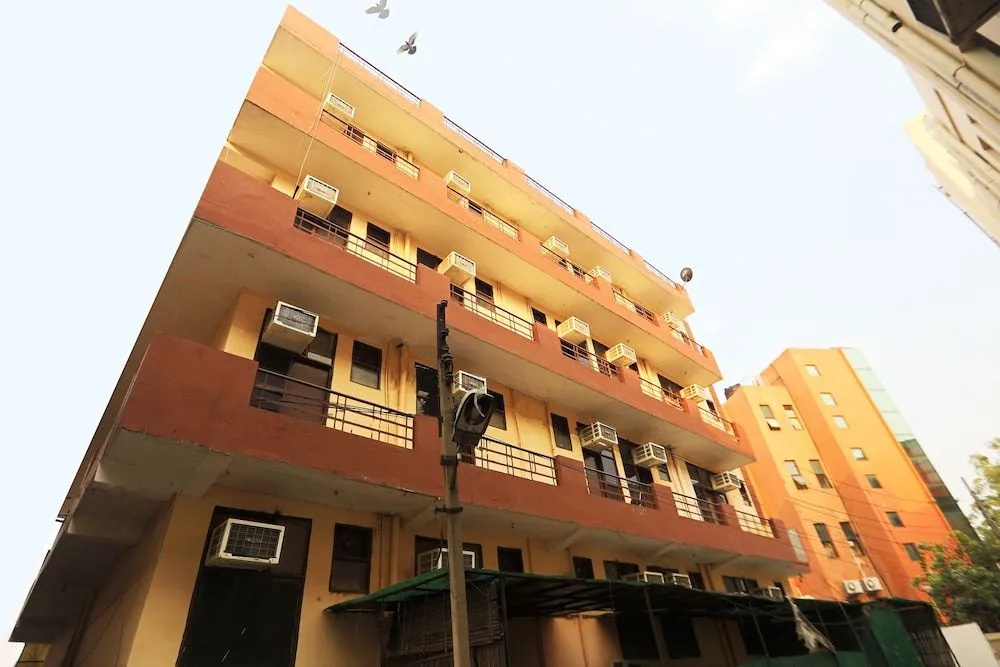 OYO 62899 Avni Residency