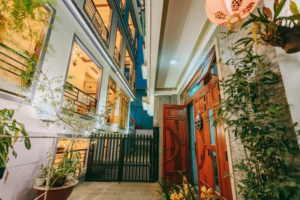 Anh Trang Villa Hostel