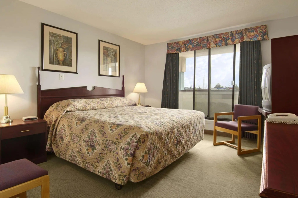 Standard Double room (full double bed)