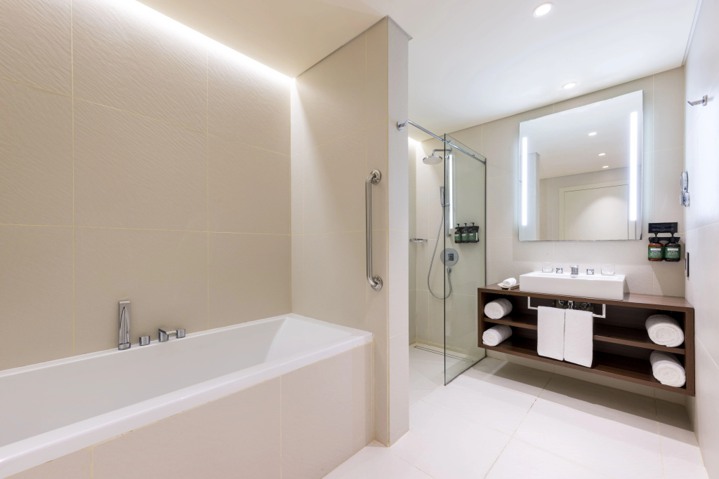 Voco Doha West Bay Suites an IHG hotel, Доха, Катар мініатюра 11