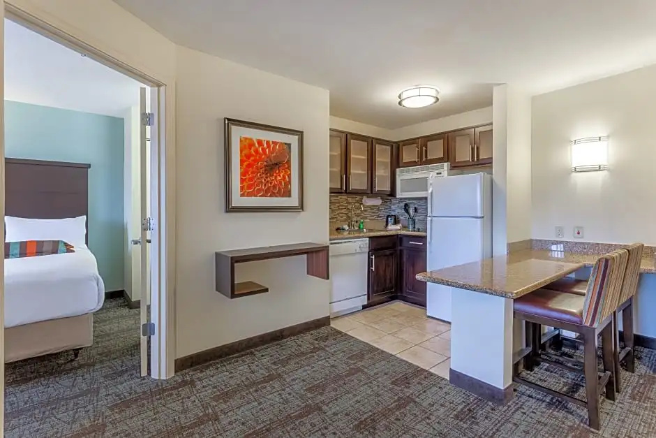 Staybridge Suites Davenport by IHG - Chambres