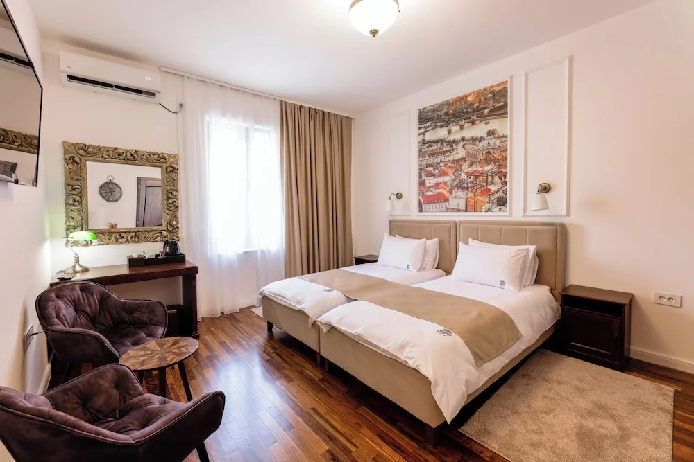Comfort Double room with city view (full double bed)