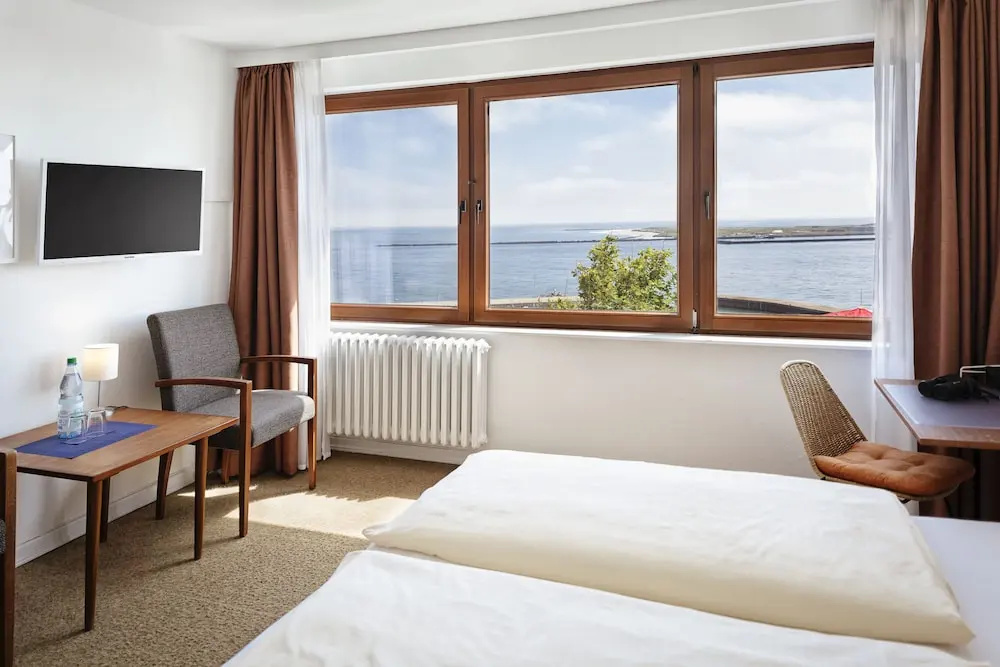 Standard Double room with sea view (full double bed)