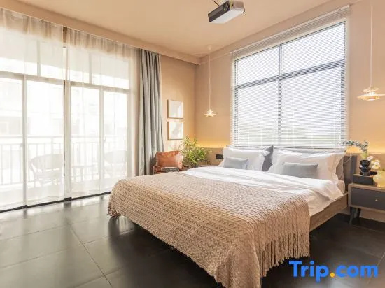 Standard Double room with view (full double bed)