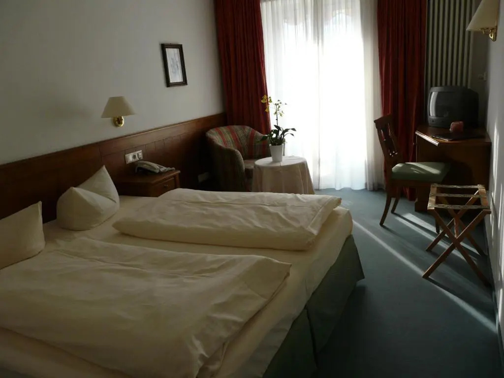 Hotel Roter Hahn - Bed & Breakfast - Chambres