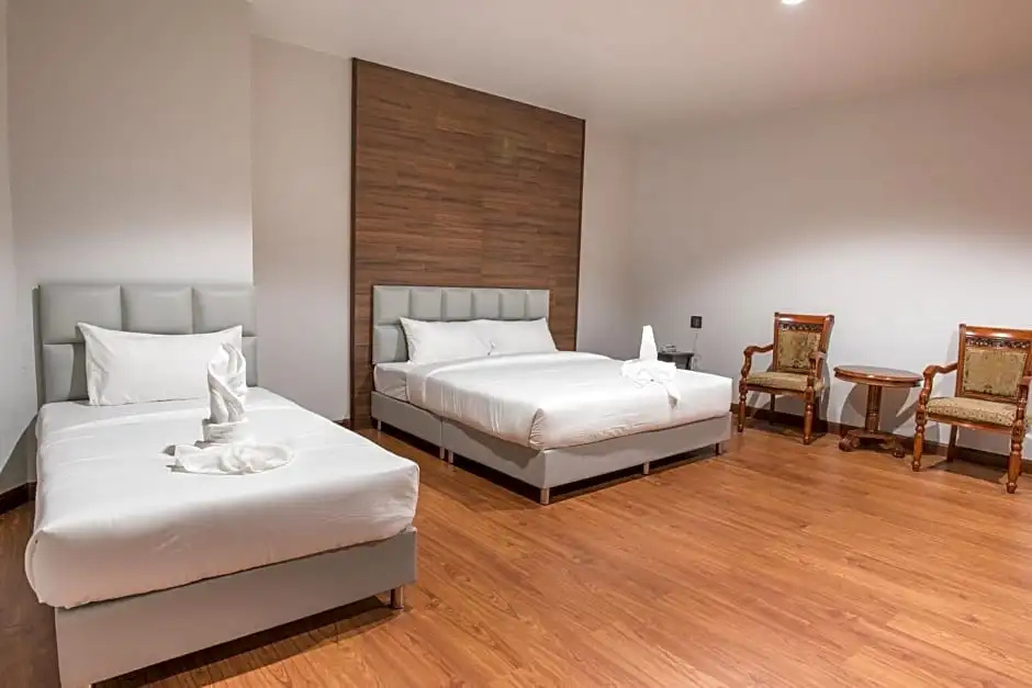 Standard Triple room