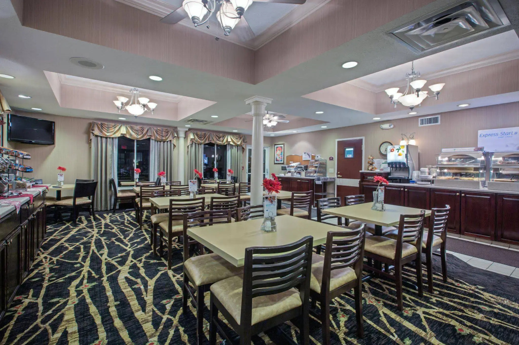 Holiday Inn Express & Suites Youngstown N (Warren/Niles) by IHG - фото 28