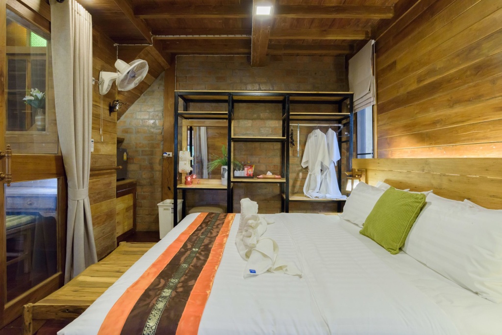 MyHouse Riverside & Pool Villa Near Old Town — 3