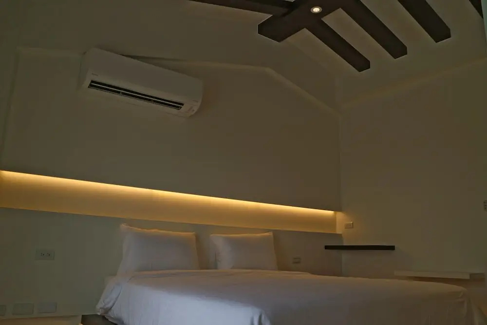 Standard Double room with balcony (full double bed)