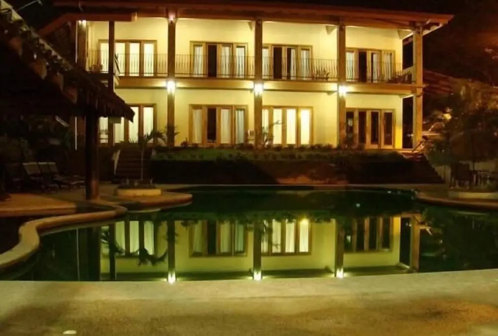Hotel Palmeras Carrillo Beach