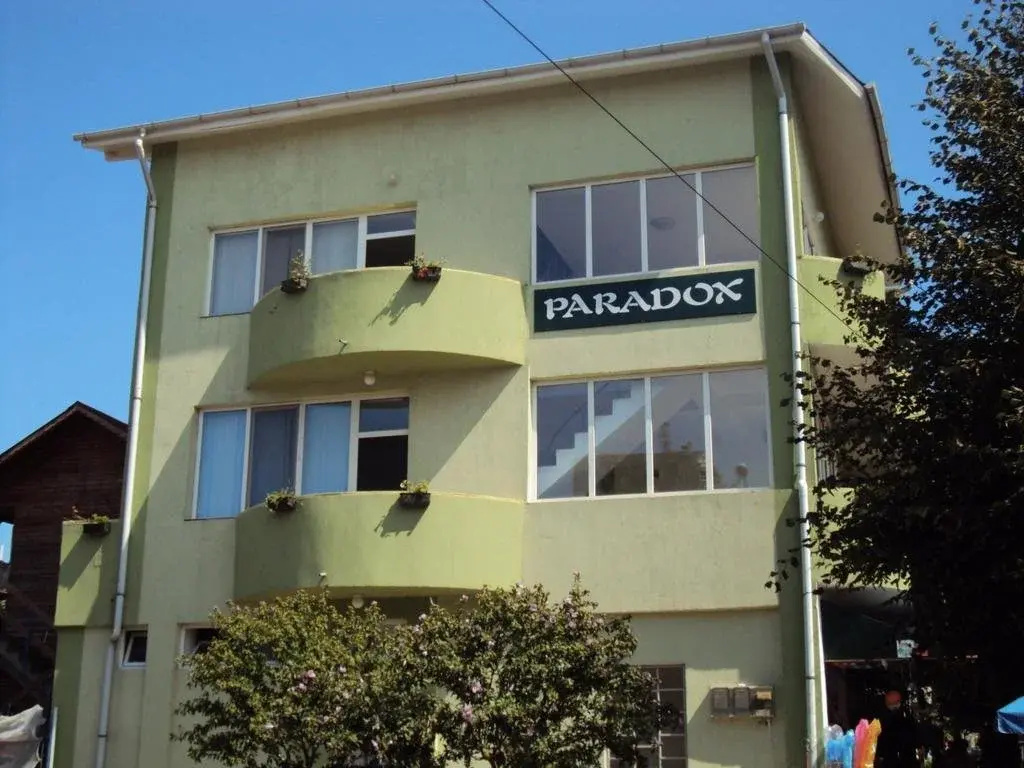 Vila Paradox