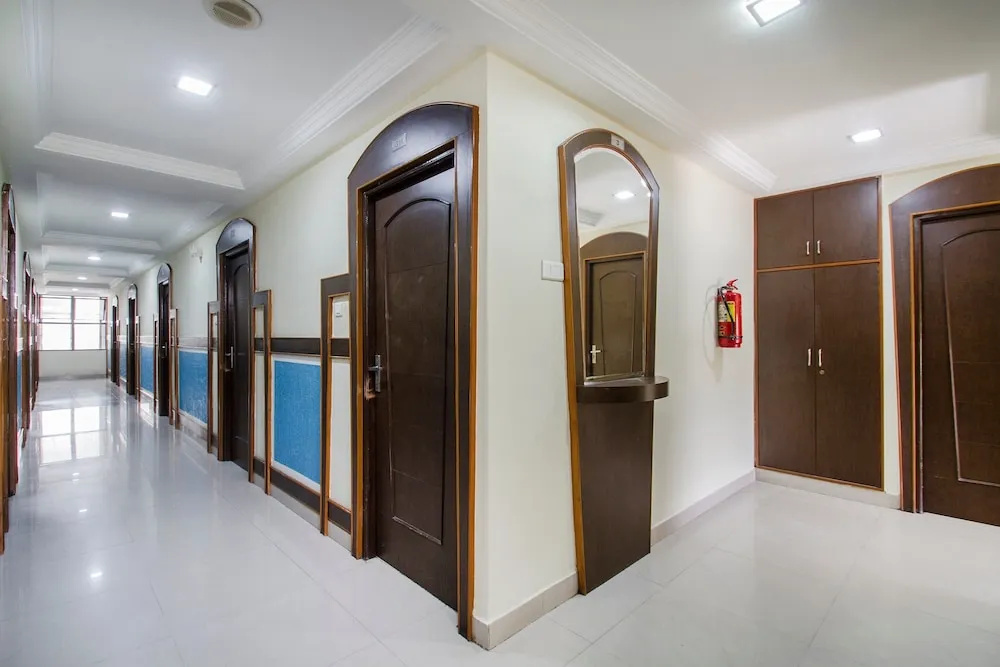 OYO Flagship 983 Hotel Surya Residency - Chambres
