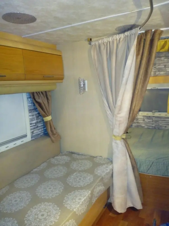 Tent with partial sea view (2 full double beds)