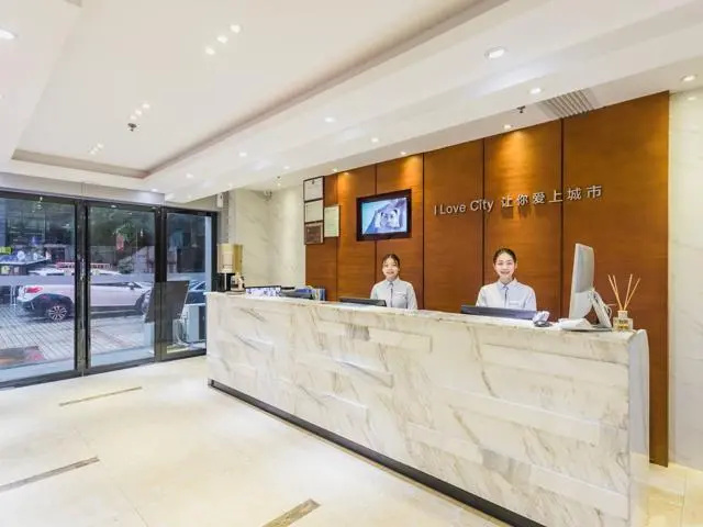 Lobby & Reception