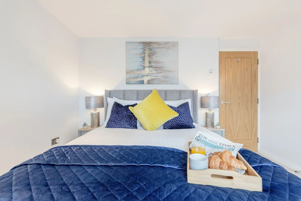 Spacious Apartment In The Heart Of Windsor