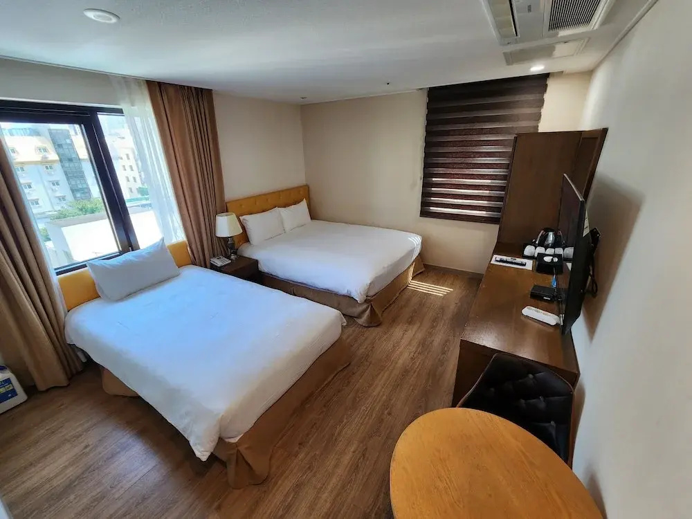 Deluxe Double room (twin beds)