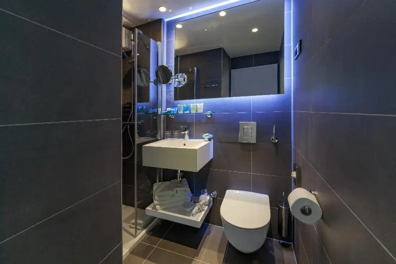Superior Double room with balcony and with partial sea view (full double bed)