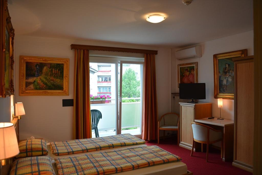 Hotel Dischma by null