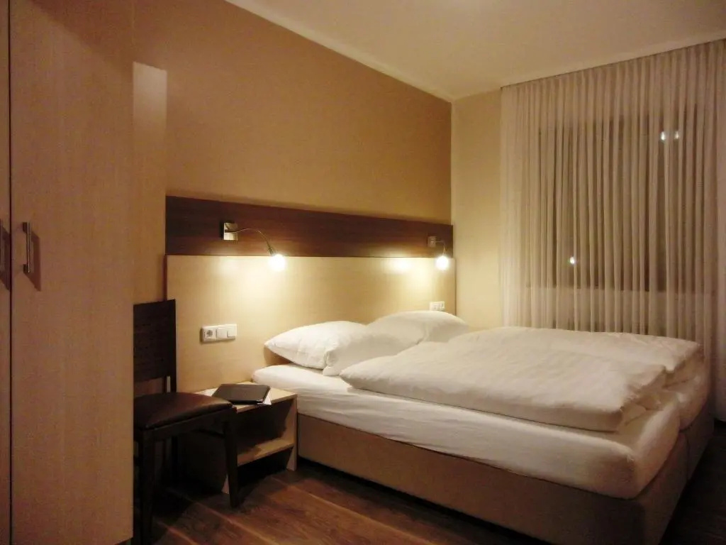 Standard Double room (full double bed)
