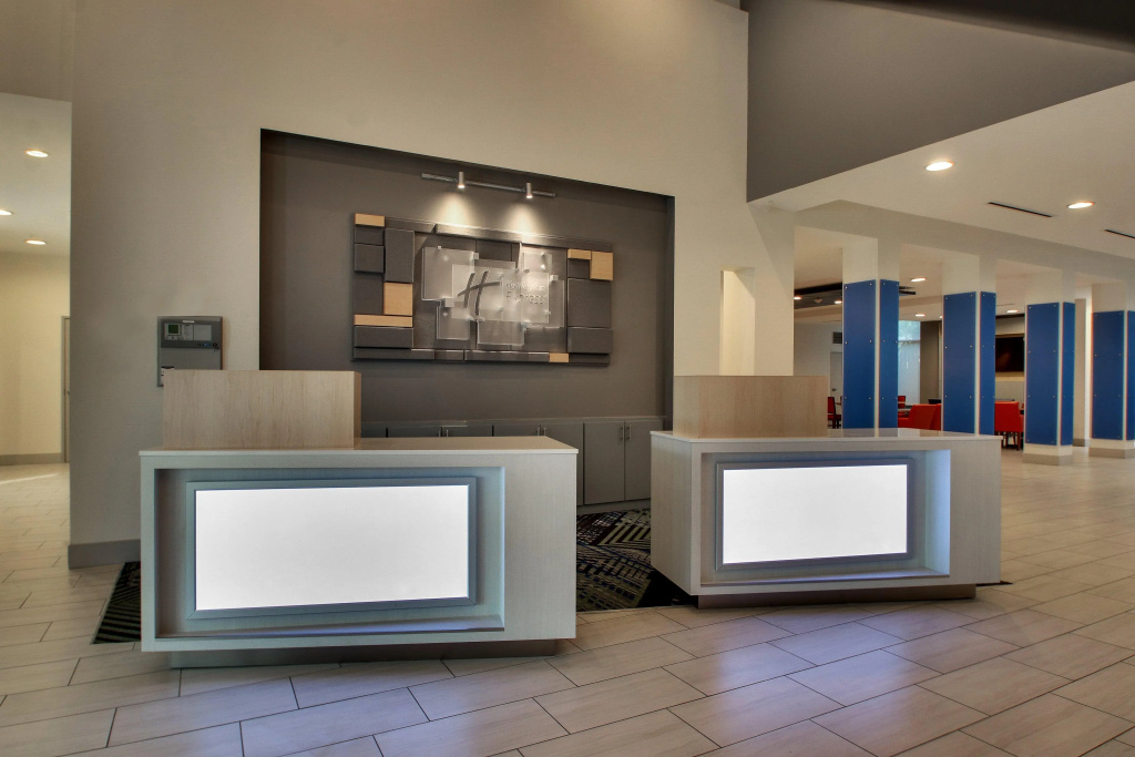 Lobby & Reception