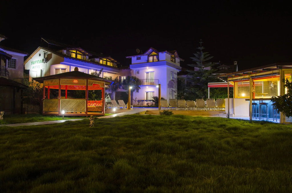 Yaprak Hotel