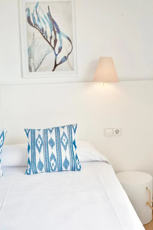 Standard Double room with balcony and with partial sea view (full double bed)