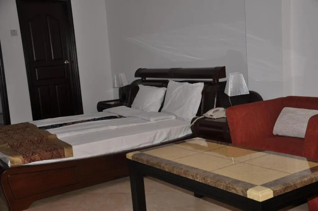 Biraj International Hotel - Chambres