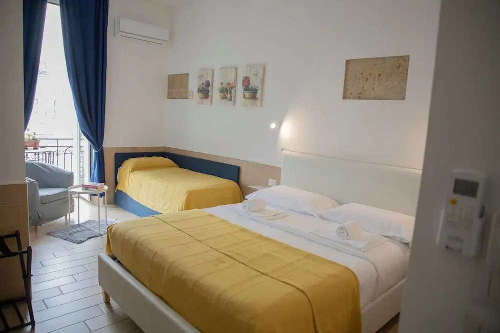 Standard Triple room