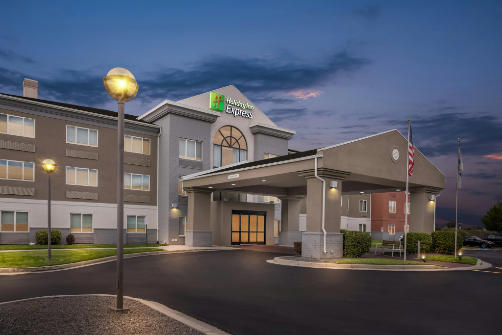 Holiday Inn Express & Suites Ogden by IHG