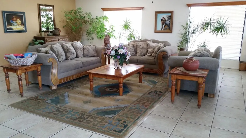 Lobby & Reception