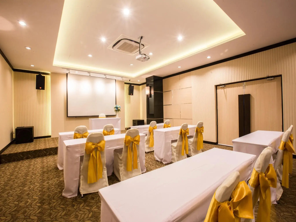 L Hotel — фото 5