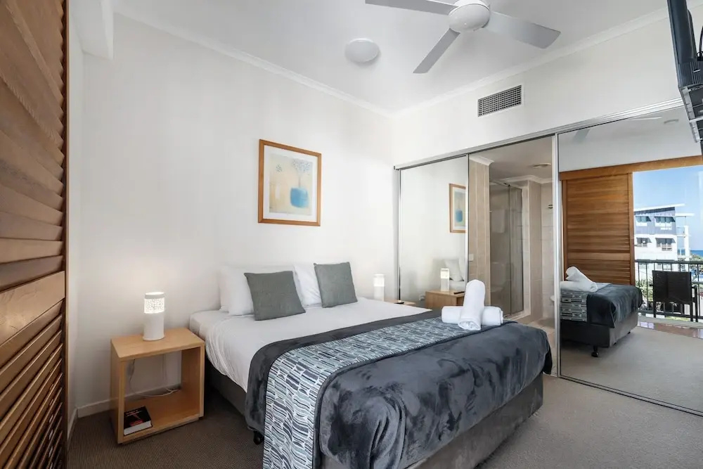 1 Bedroom Standard room with balcony and with pool view