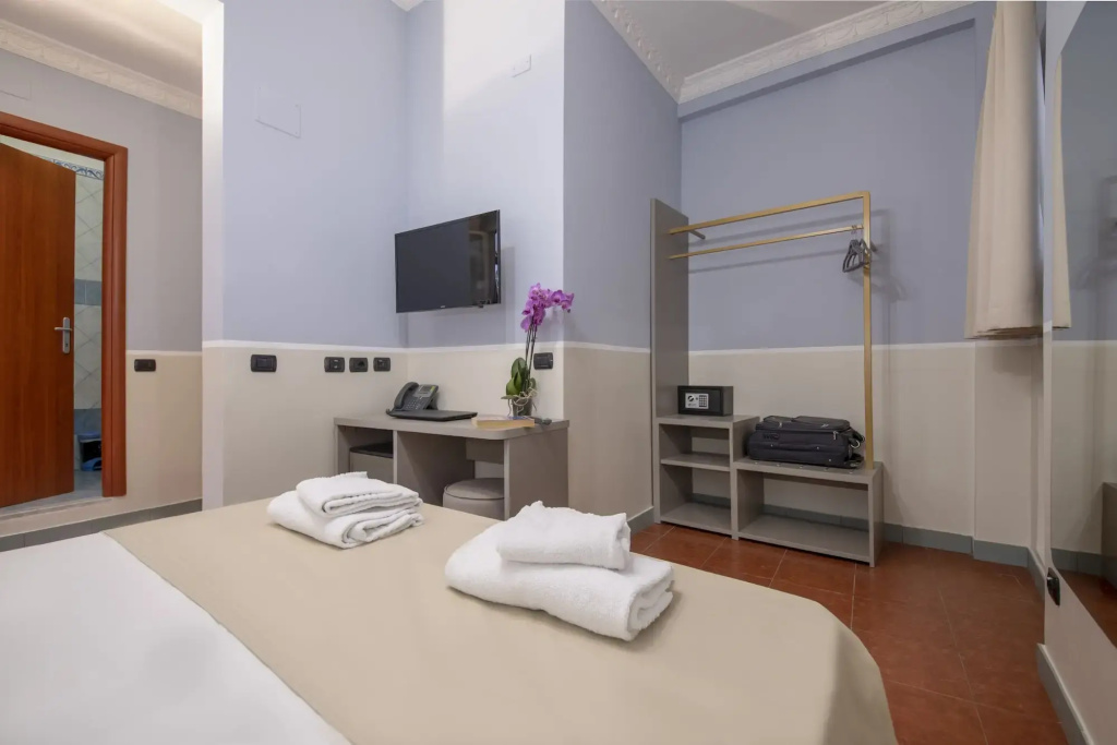 Hotel photo 12
