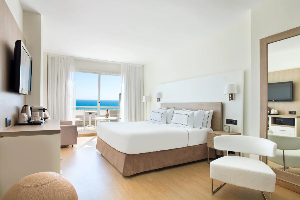 Double Junior Suite (full double bed)