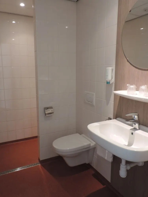 Comfort room