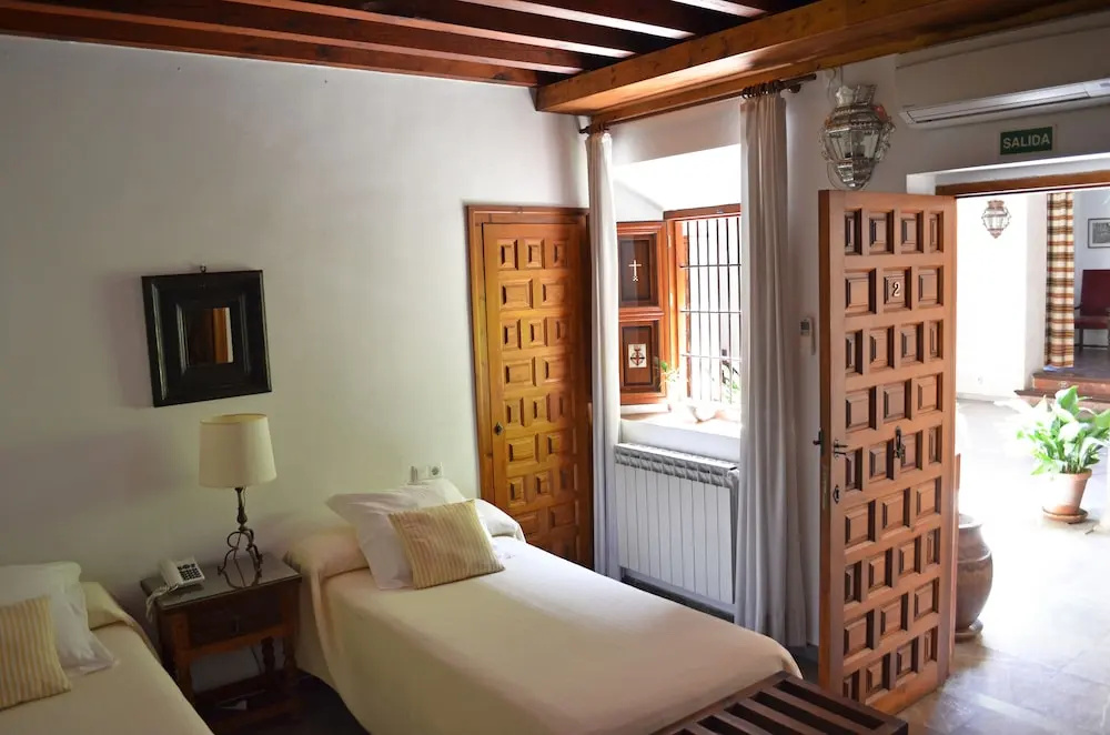 Santa Isabel la Real Hotel - Chambres