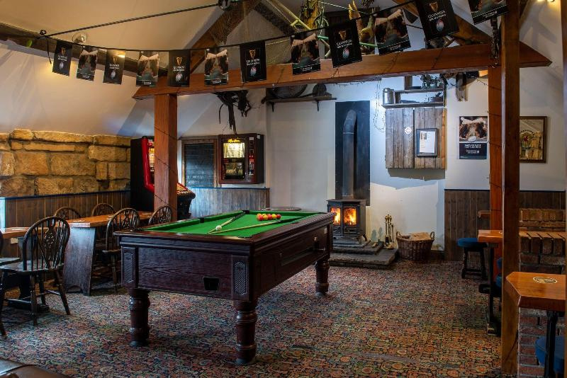 The Fox and Hounds - Général