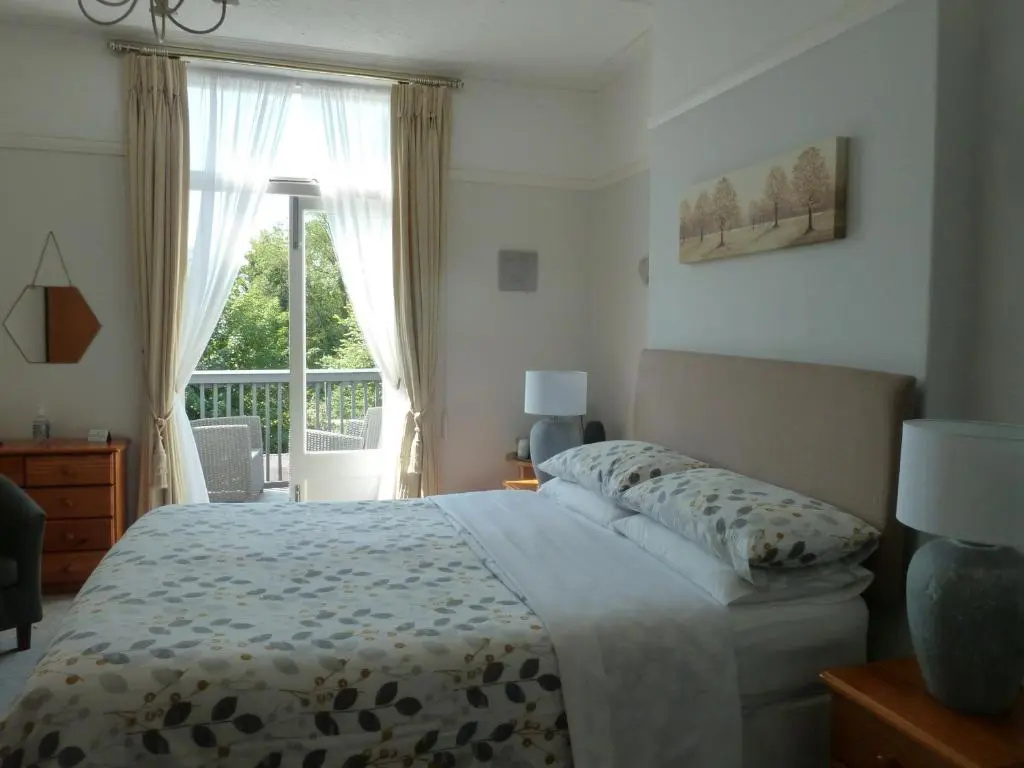 Deluxe Double room with balcony (full double bed)