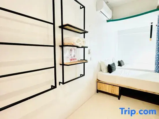 Deluxe Double room with pool view (twin beds)