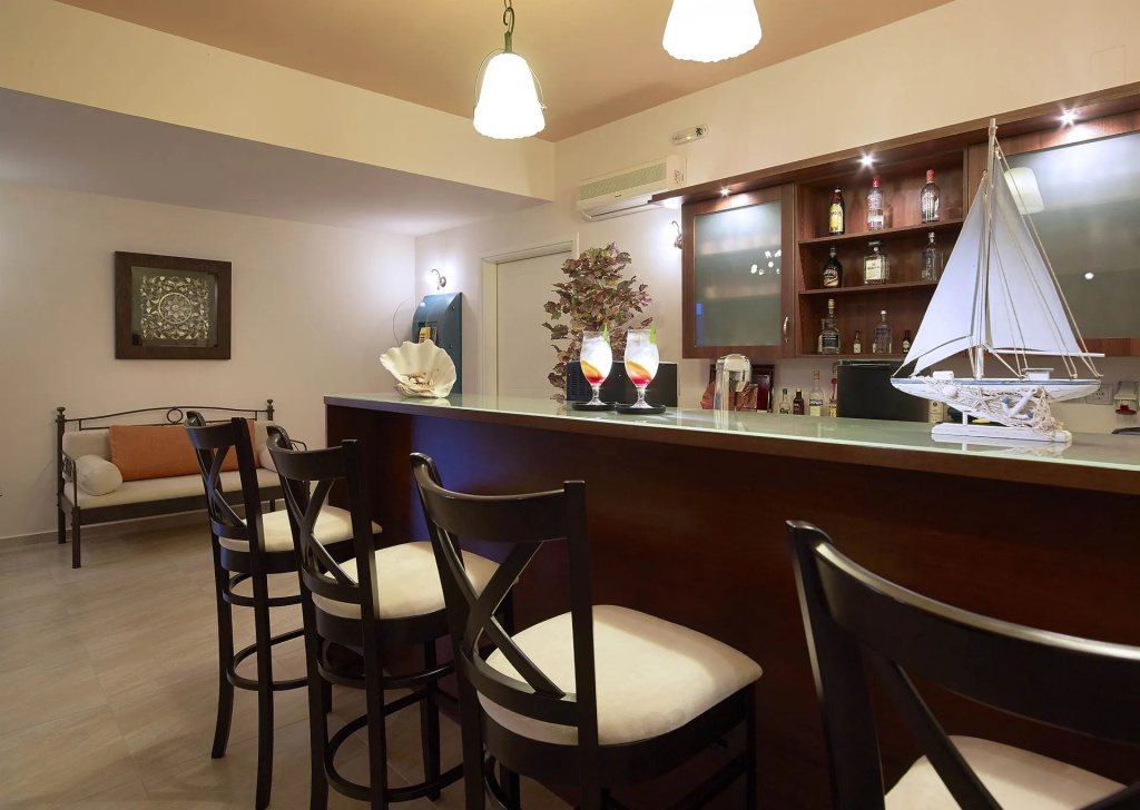 Food & Beverage