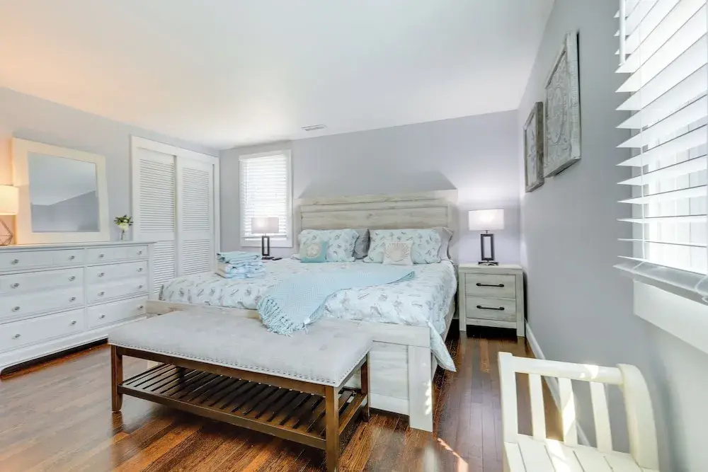 2 Mi to Craigville Beach: Hyannis Home w/ Deck — фото 2