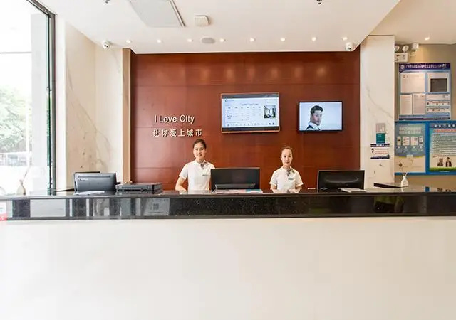 Lobby & Reception