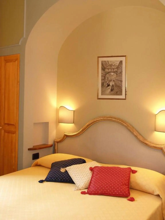 Economy Double room with courtyard view (full double bed)