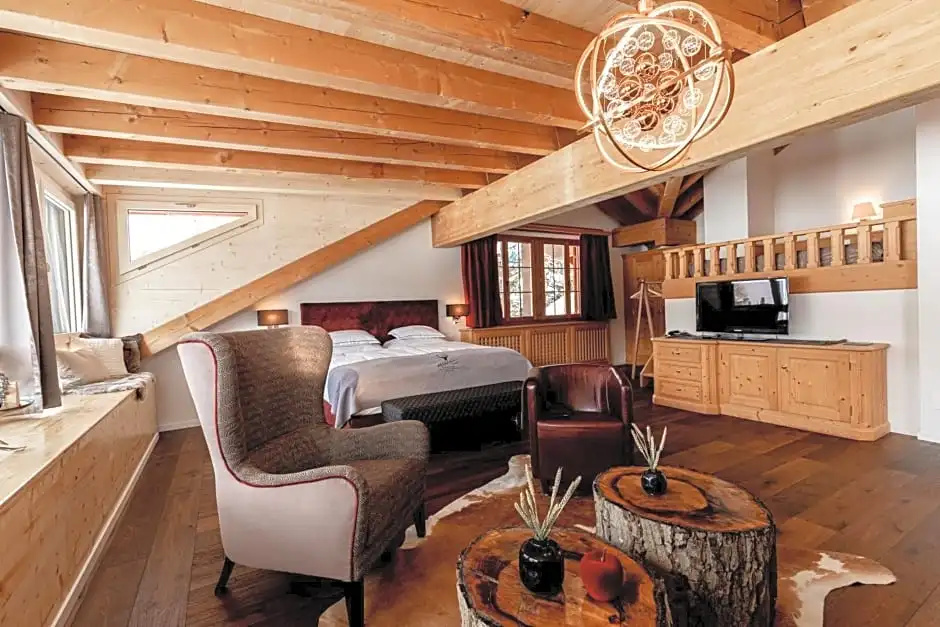 Suite with mountain view